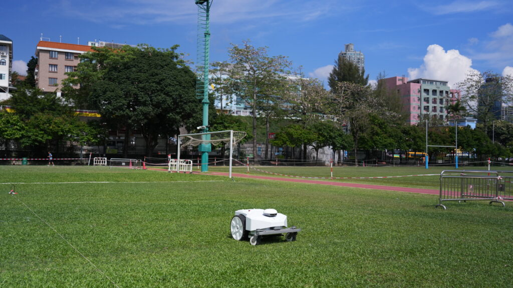 Tondeuse autonome GPS RTK sans fil pour grand terrain résidentiel

Tondeuse robotique professionnelle pour entretien de pelouse commerciale